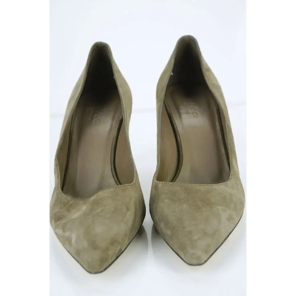 Gucci Brooke Classic Taupe Distressed Suede Pointed Toe Pump SZ 38 New